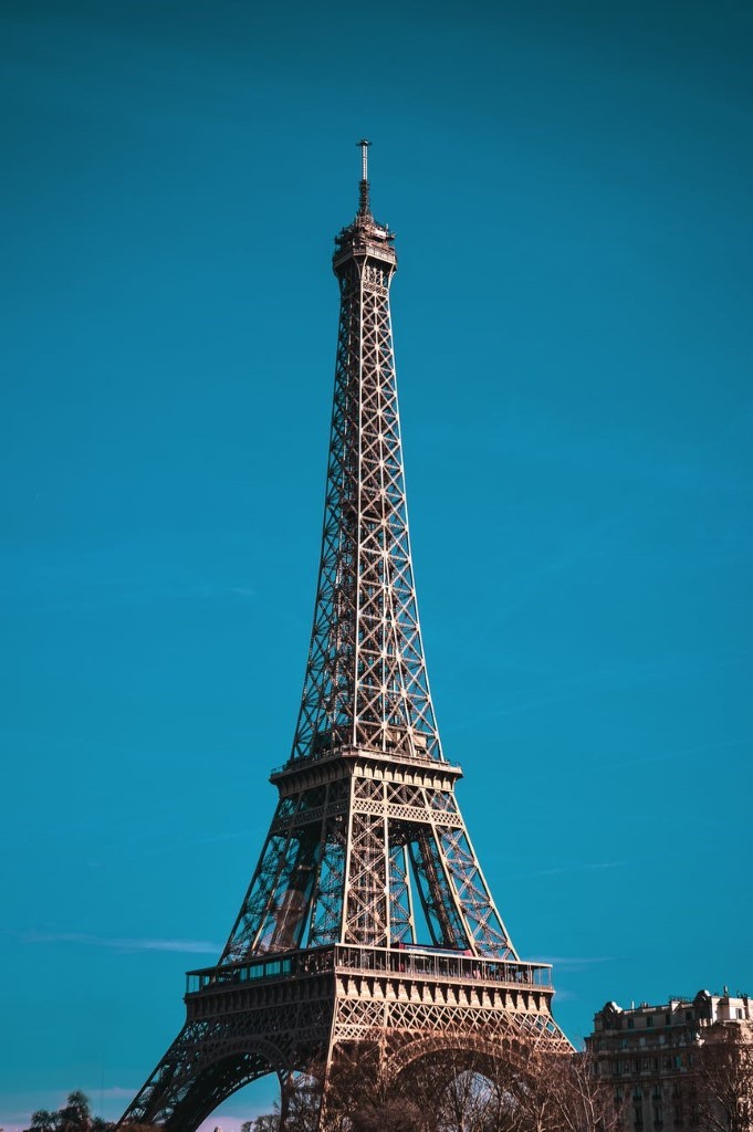 Tại sao không được chụp ảnh tháp Eiffel vào buổi tối  Báo Dân trí