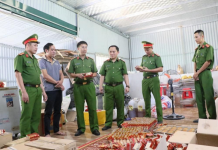 Phát hiện hàng loạt các loại bánh trung thu không rõ nguồn gốc chuẩn bị bán ra thị trường phát hiện hàng loạt các loại bánh trung thu không rõ nguồn gốc chuẩn bị bán ra thị trường, phát hiện hàng loạt các loại bánh trung thu không rõ nguồn gốc, bánh trung thu không rõ nguồn gốc chuẩn bị bán ra thị trường, bánh trung thu không rõ nguồn gốc,