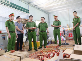 phát hiện hàng loạt các loại bánh trung thu không rõ nguồn gốc chuẩn bị bán ra thị trường, phát hiện hàng loạt các loại bánh trung thu không rõ nguồn gốc, bánh trung thu không rõ nguồn gốc chuẩn bị bán ra thị trường, bánh trung thu không rõ nguồn gốc,