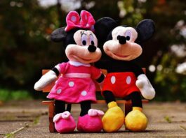 Tranh chấp nhãn hiệu Disney Mouse, nhãn hiệu chuột Mickey, pháp luật nhãn hiệu quốc tế, bảo hộ tài sản trí tuệ Disney, vụ kiện nhãn hiệu hình tượng chuột, luật nhãn hiệu Việt Nam, xung đột nhãn hiệu tại Việt Nam, định giá và bảo vệ nhãn hiệu, đăng ký nhãn hiệu quốc tế, tranh chấp nhãn hiệu nổi tiếng,