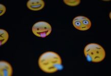 Tranh chấp quanh chữ “emoji” tiếp diễn: thêm một doanh nghiệp bị nhắm tới Tranh chấp nhãn hiệu emoji, kiện tụng biểu tượng cảm xúc, bảo hộ hình ảnh emoji, tác quyền biểu tượng kỹ thuật số, nhãn hiệu biểu tượng cảm xúc tại Việt Nam, vụ kiện emoji quốc tế, quyền sở hữu trí tuệ với biểu tượng, doanh nghiệp bị kiện vì sử dụng emoji, tranh chấp nhãn hiệu kỹ thuật số, Unicode Consortium và nhãn hiệu,