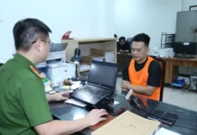Nhóm vận hành web lậu “Bún Chả TV” bị triệt phá vì phát sóng trái phép các giải bóng đá quốc tế Bún Chả TV bị triệt phá, web lậu phát sóng bóng đá trái phép, xâm phạm bản quyền bóng đá quốc tế, khởi tố tội xâm phạm quyền tác giả, phát sóng Ngoại hạng Anh trái phép, xử lý hình sự vi phạm bản quyền, bảo vệ bản quyền thể thao,